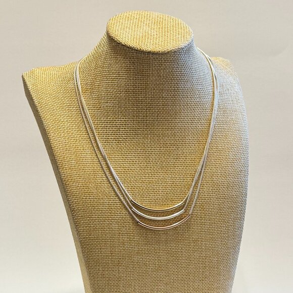 8 Assorted Silver Necklaces - Picture 11 of 16